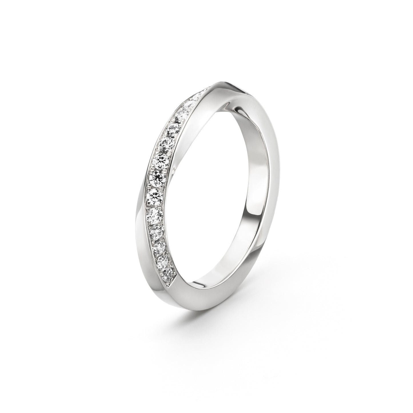Ring gedreht mit Stein aus Fairtrade in Weissgold poliert und ethische Diamanten
