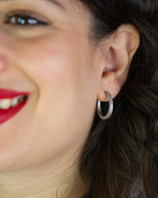 Pavé-Creolen Weißgold eckig im querschnitt – hochwertig & fair produziert