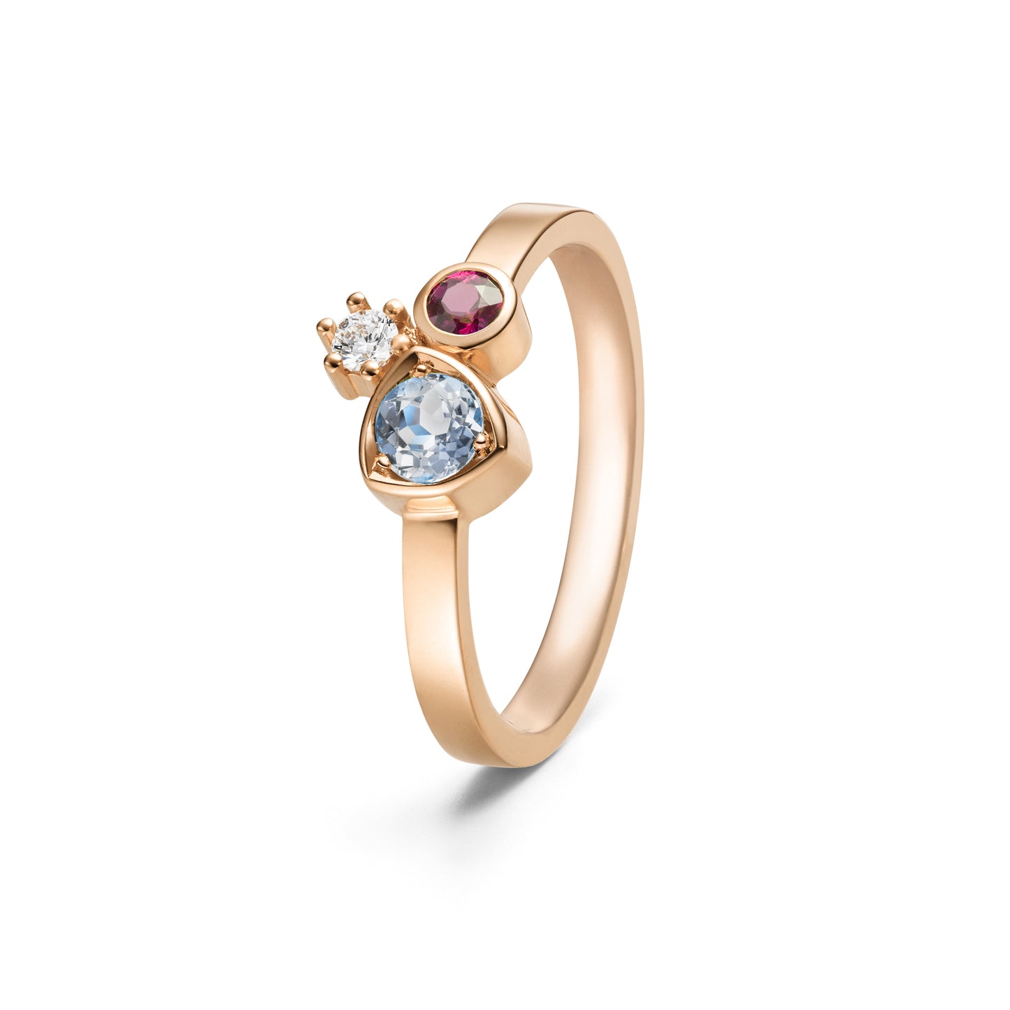 Goldring mit blauem Stein aus Fairem RoséGold von jan Spille aus Hamburg