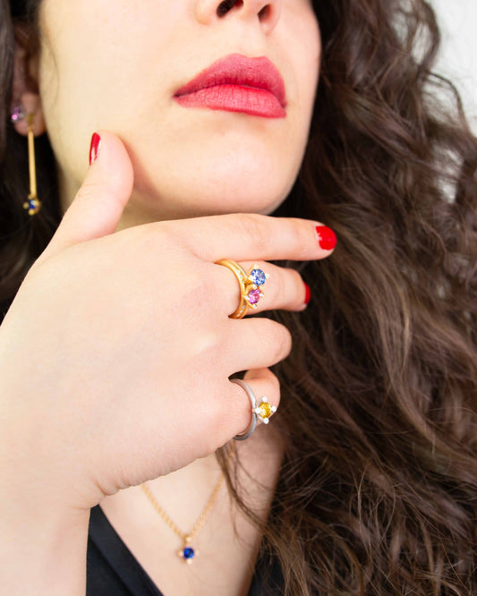 Kettenanhänger gold mit stein – Roségold-Ceylon-Anhänger, fein getragen.