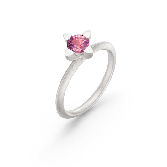 Verlobungsring pink Saphire der Ceylon Kollektion von Jan Spille Schmuck Hamburg Weissgold Fairmined Eco Gold