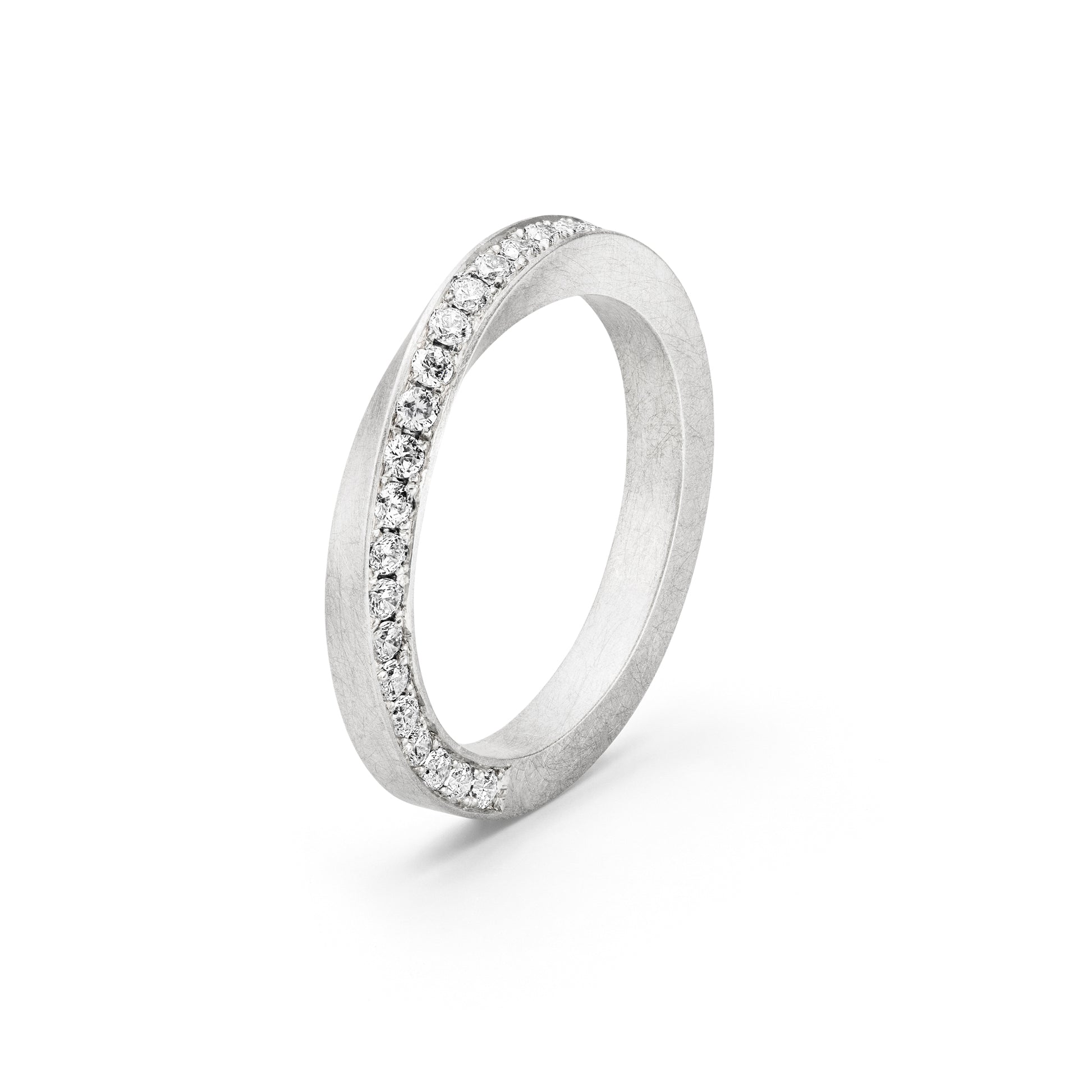 Nachhaltiger Möbius Ring mit ethischen Diamanten in Weissgold